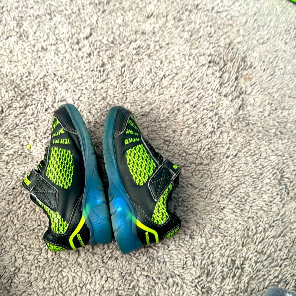 Size 8 light up sketchers. Spider-Man light up size 9
